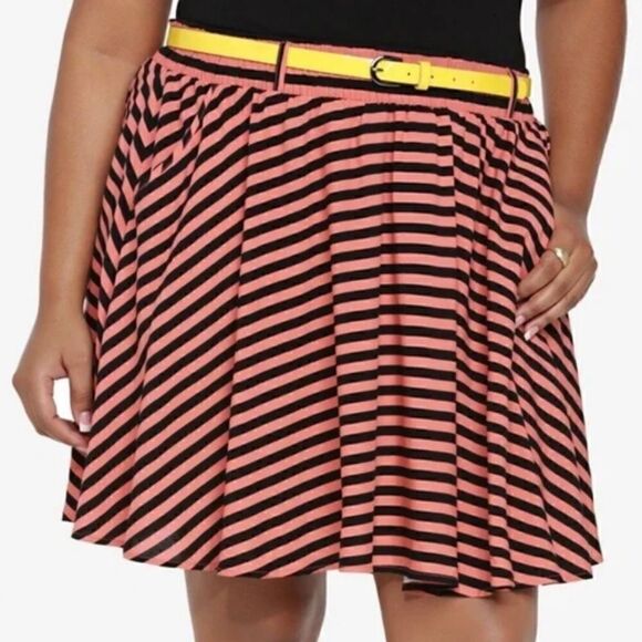 Torrid coral and black striped skater skirt with pockets - Picture 1 of 6